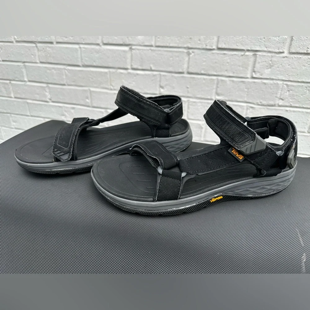 Teva Men’s Black Strata Universal Hiking Sandals Size 13 Pre-owned Item 1099445